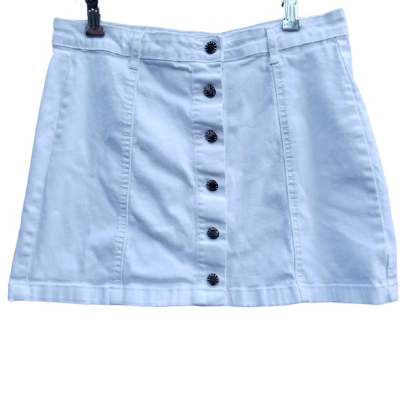 Forever 21 Dresses & Skirts - Forever 21 front button white denim y2k mini skirt Size 30